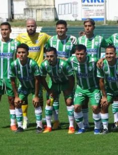 Comerciantes-FC.-de-Iquitos-Jugo-de-local-en-Estadio-Municipal-de-Tarapoto-696x392 (1)